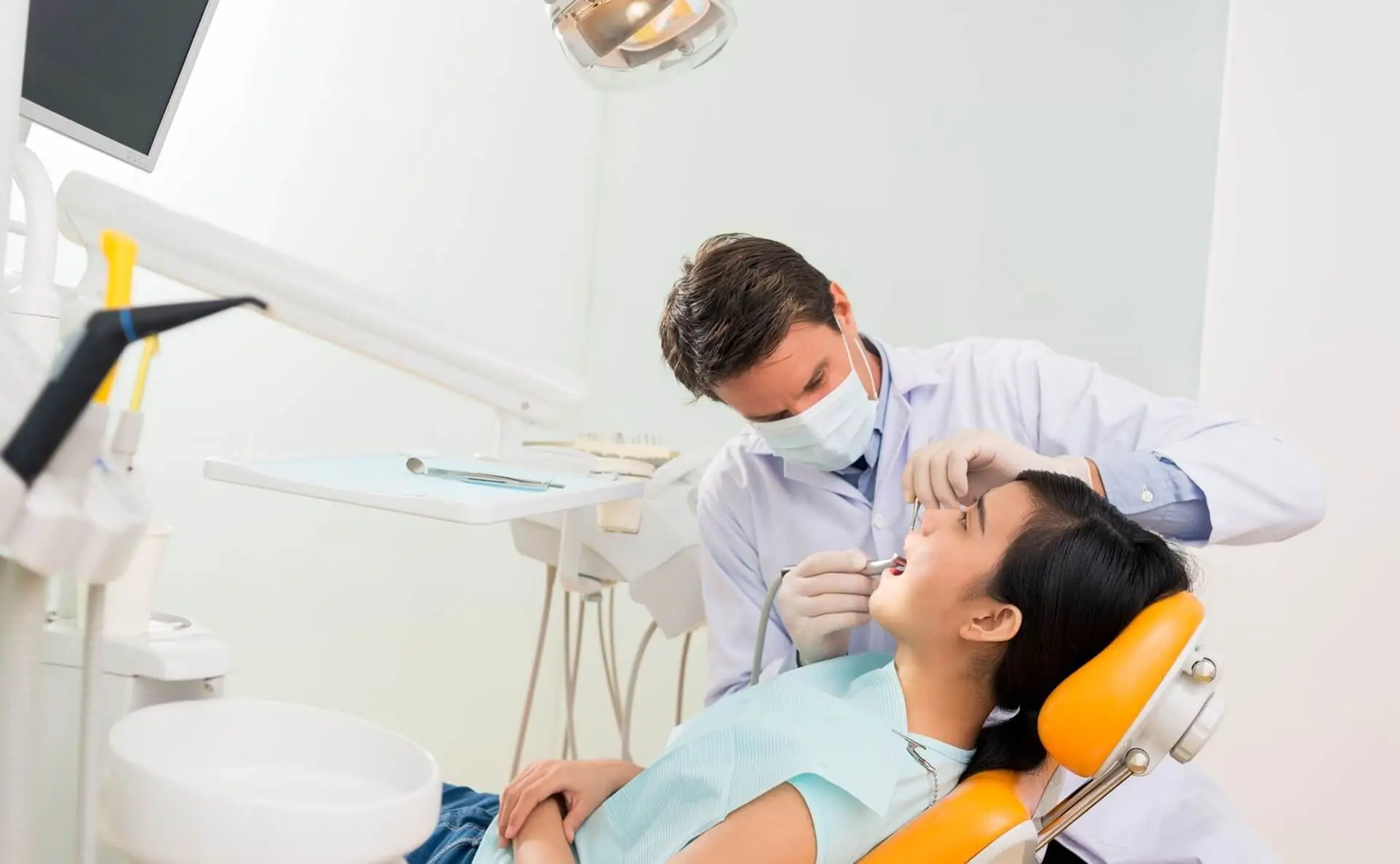 Disadvantages of Tooth Bonding: Cons of Dental Bonding You Need to Consider